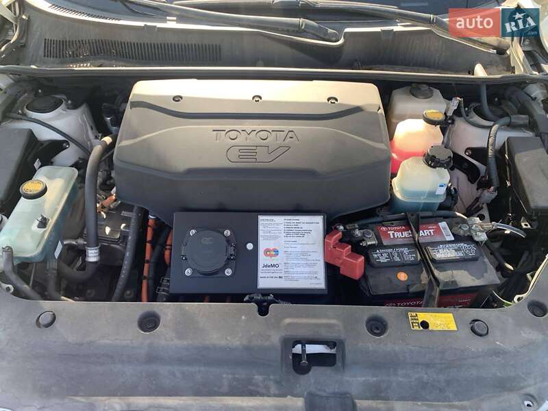 Внедорожник / Кроссовер Toyota RAV4 EV 2013 в Харькове фото 19 Внедорожник / Кроссовер Toyota RAV4 EV 2013 в Харькове