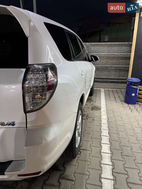 Внедорожник / Кроссовер Toyota RAV4 EV 2012 в Кривом Роге