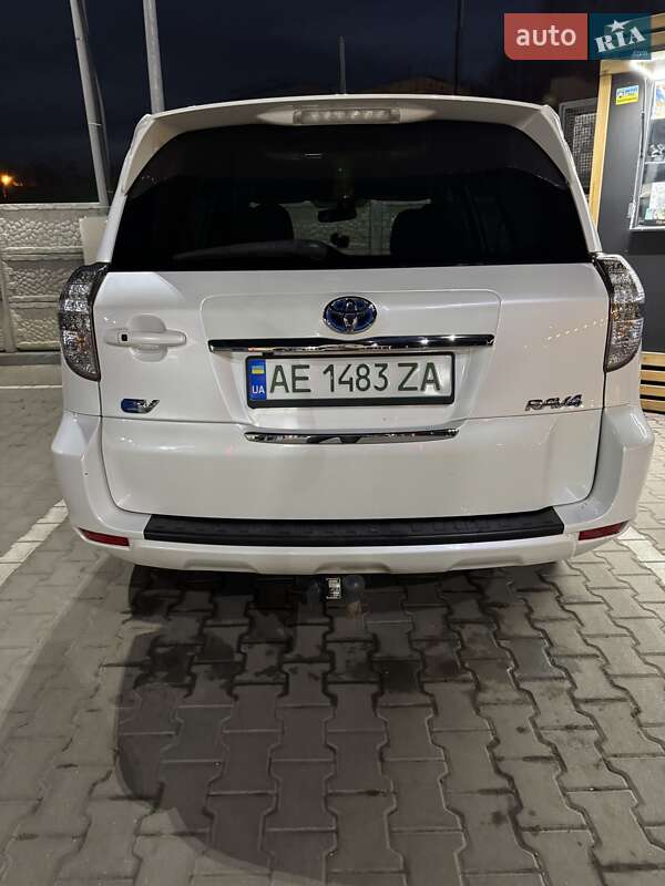 Внедорожник / Кроссовер Toyota RAV4 EV 2012 в Кривом Роге