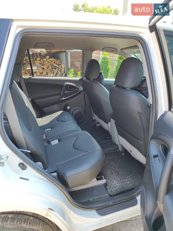 Toyota RAV4 EV 2014