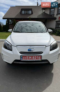 Внедорожник / Кроссовер Toyota RAV4 EV 2013 в 