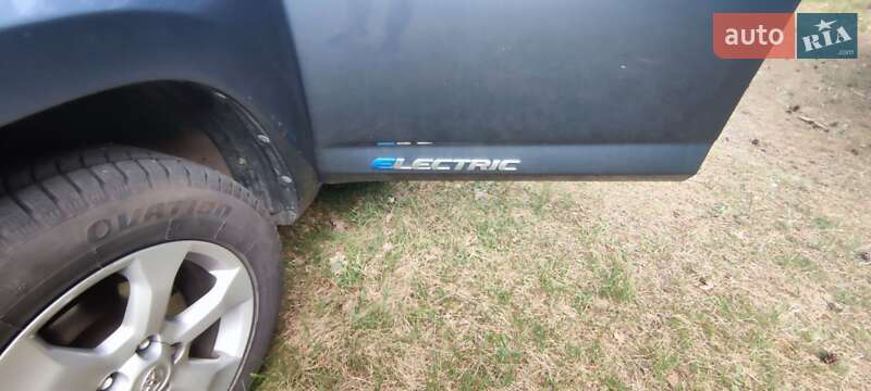 Внедорожник / Кроссовер Toyota RAV4 EV 2014 в Ковеле