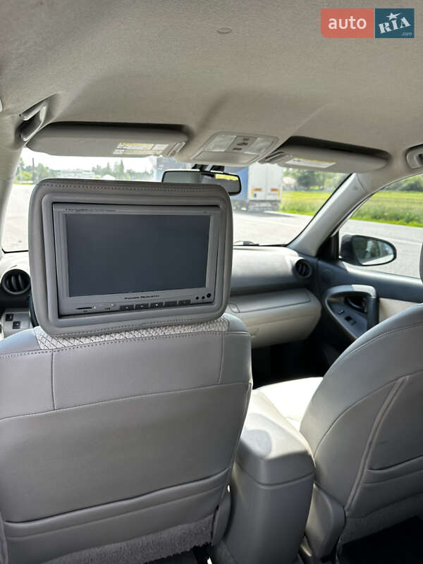 Внедорожник / Кроссовер Toyota RAV4 EV 2013 в Ромнах