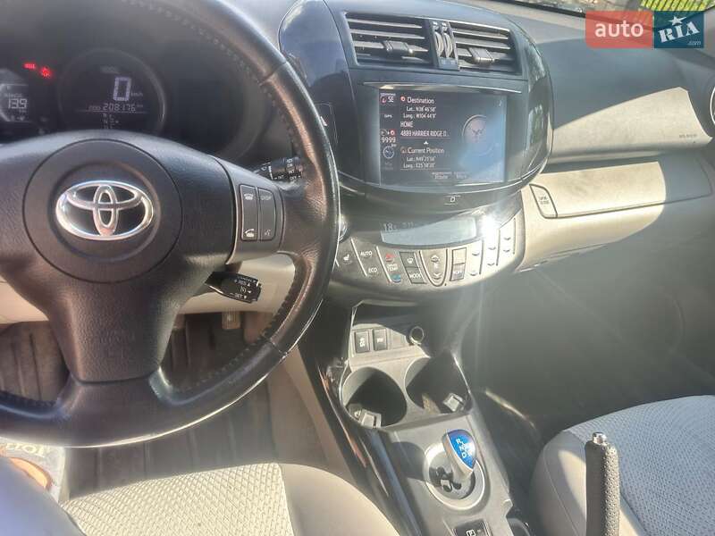 Внедорожник / Кроссовер Toyota RAV4 EV 2013 в Тернополе фото 7 Внедорожник / Кроссовер Toyota RAV4 EV 2013 в Тернополе