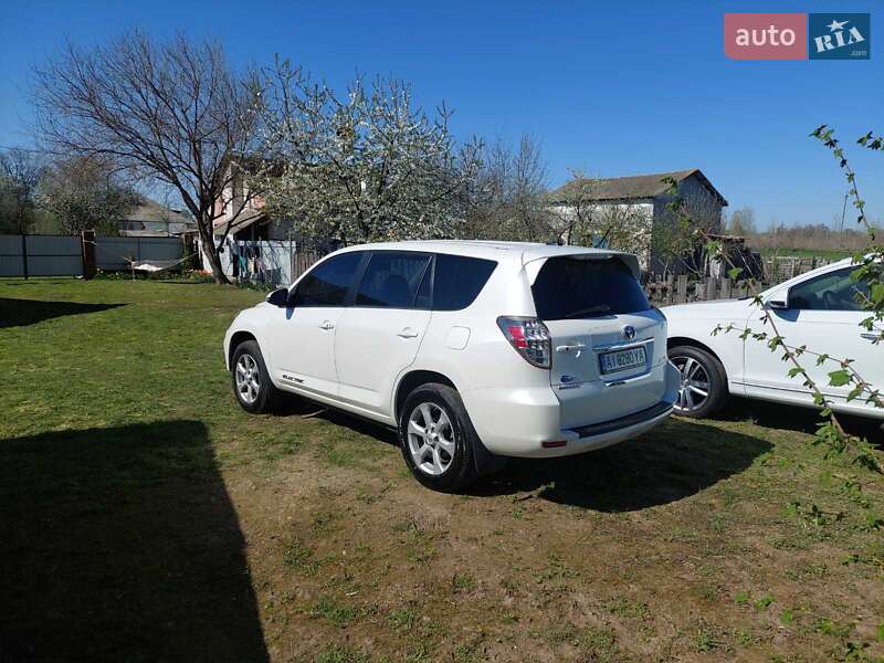 Внедорожник / Кроссовер Toyota RAV4 EV 2014 в Киеве фото 2 Внедорожник / Кроссовер Toyota RAV4 EV 2014 в Киеве