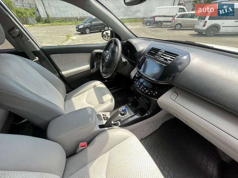 Внедорожник / Кроссовер Toyota RAV4 EV 2013 в Одессе фото 15 Внедорожник / Кроссовер Toyota RAV4 EV 2013 в Одессе