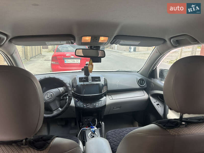 Позашляховик / Кросовер Toyota RAV4 EV 2012 в Чернівцях
