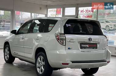 Внедорожник / Кроссовер Toyota RAV4 EV 2013 в 