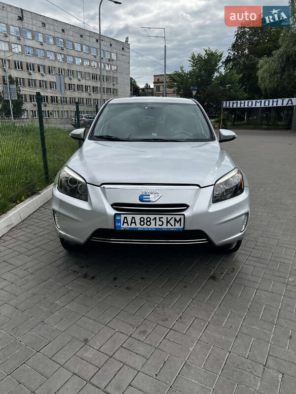 Внедорожник / Кроссовер Toyota RAV4 EV 2014 в Киеве