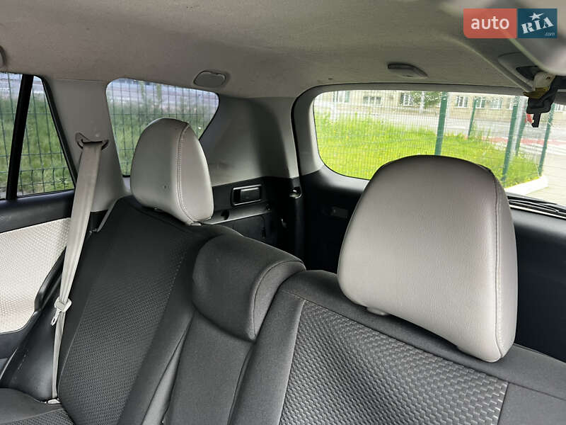 Внедорожник / Кроссовер Toyota RAV4 EV 2014 в Киеве