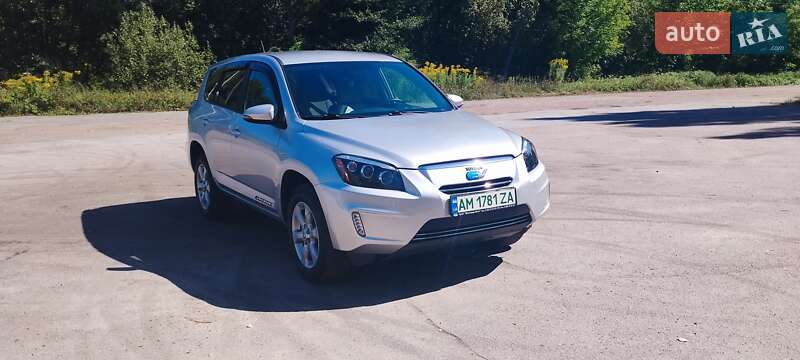 Toyota RAV4 EV 2014