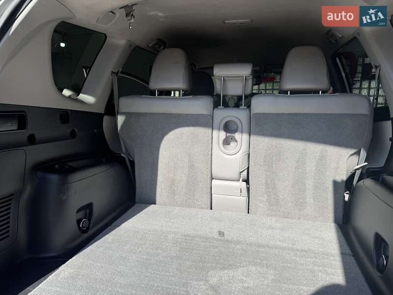 Внедорожник / Кроссовер Toyota RAV4 EV 2013 в Киеве