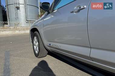 Внедорожник / Кроссовер Toyota RAV4 EV 2013 в 