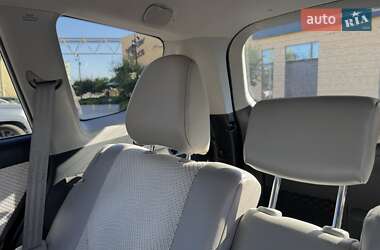 Внедорожник / Кроссовер Toyota RAV4 EV 2013 в 