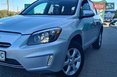 Внедорожник / Кроссовер Toyota RAV4 EV 2014 в Нововолынске