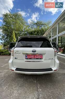 Внедорожник / Кроссовер Toyota RAV4 EV 2013 в 