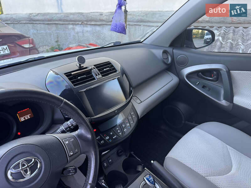 Позашляховик / Кросовер Toyota RAV4 EV 2013 в Житомирі