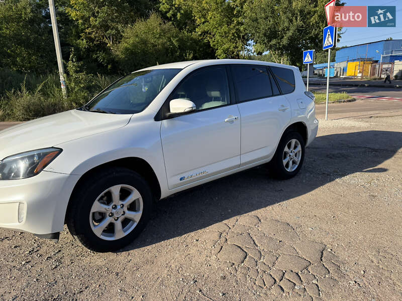 Позашляховик / Кросовер Toyota RAV4 EV 2013 в Житомирі