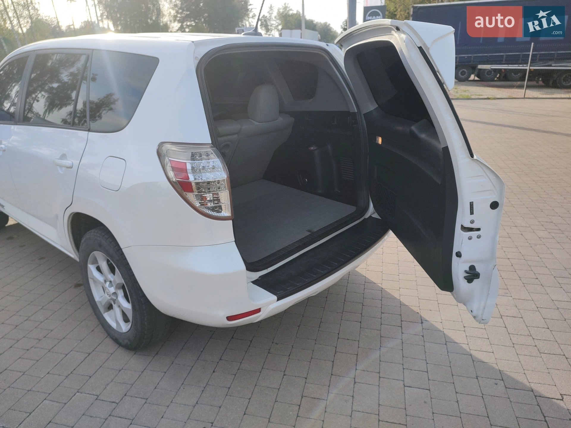 2012 Toyota RAV 4 - мініатюра 15