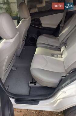 Внедорожник / Кроссовер Toyota RAV4 EV 2012 в 