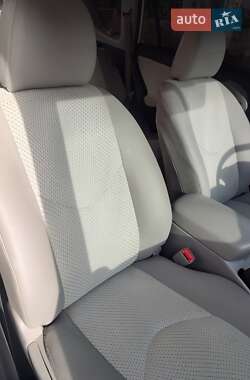 Внедорожник / Кроссовер Toyota RAV4 EV 2012 в 