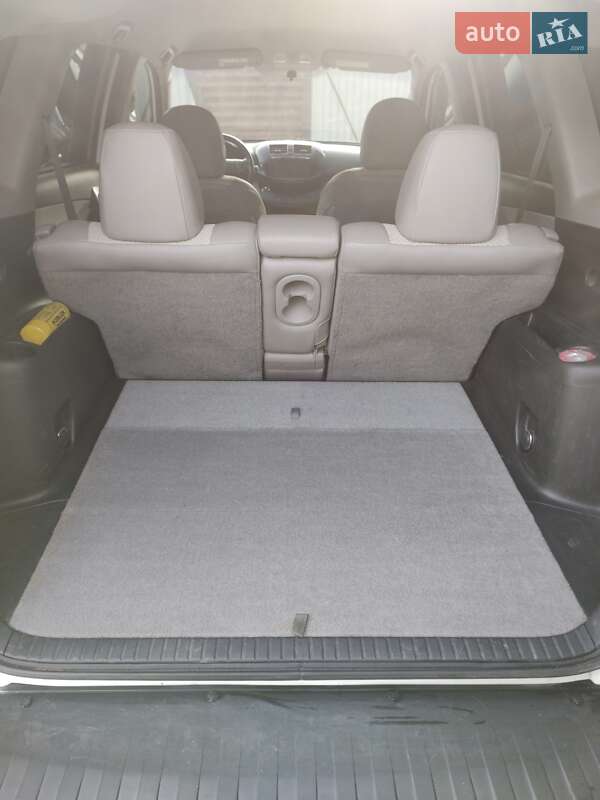 Позашляховик / Кросовер Toyota RAV4 EV 2012 в Ковелі