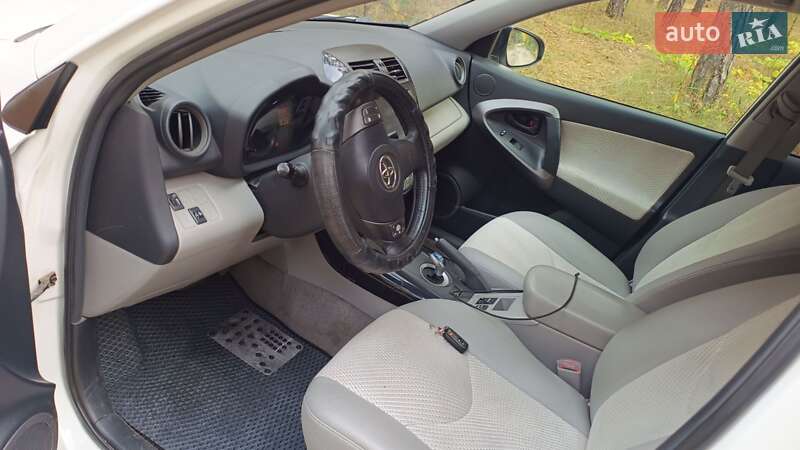 Внедорожник / Кроссовер Toyota RAV4 EV 2012 в Ахтырке