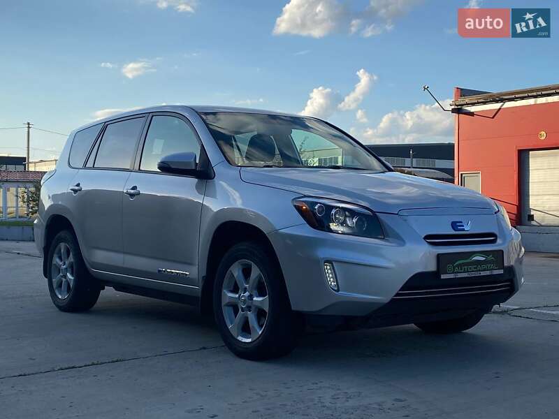Внедорожник / Кроссовер Toyota RAV4 EV 2012 в Киеве