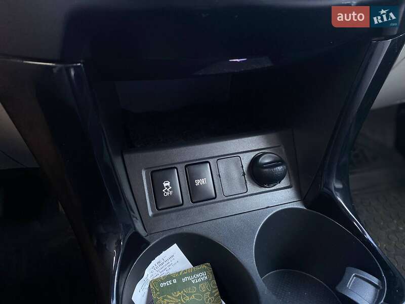 Внедорожник / Кроссовер Toyota RAV4 EV 2012 в Киеве