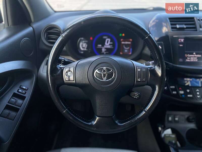 Внедорожник / Кроссовер Toyota RAV4 EV 2012 в Киеве