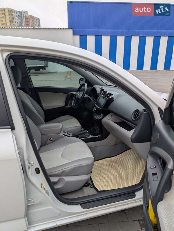 Внедорожник / Кроссовер Toyota RAV4 EV 2014 в Одессе фото 2 Внедорожник / Кроссовер Toyota RAV4 EV 2014 в Одессе