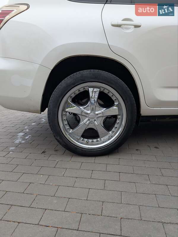 Внедорожник / Кроссовер Toyota RAV4 EV 2014 в Одессе фото 6 Внедорожник / Кроссовер Toyota RAV4 EV 2014 в Одессе