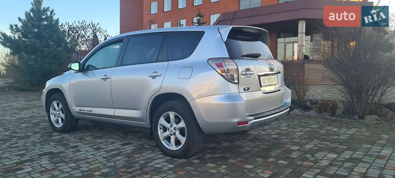 Позашляховик / Кросовер Toyota RAV4 EV 2014 в Нововолинську фото 37 Позашляховик / Кросовер Toyota RAV4 EV 2014 в Нововолинську