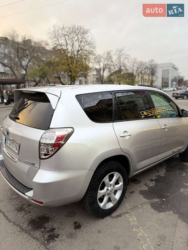 Внедорожник / Кроссовер Toyota RAV4 EV 2013 в Могилев-Подольске