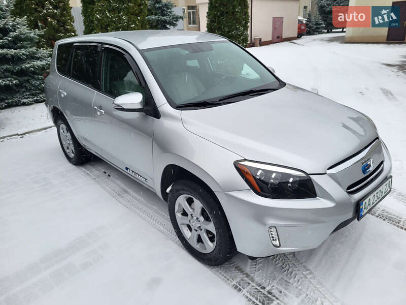 Позашляховик / Кросовер Toyota RAV4 EV 2014 в Черкасах фото 10 Позашляховик / Кросовер Toyota RAV4 EV 2014 в Черкасах