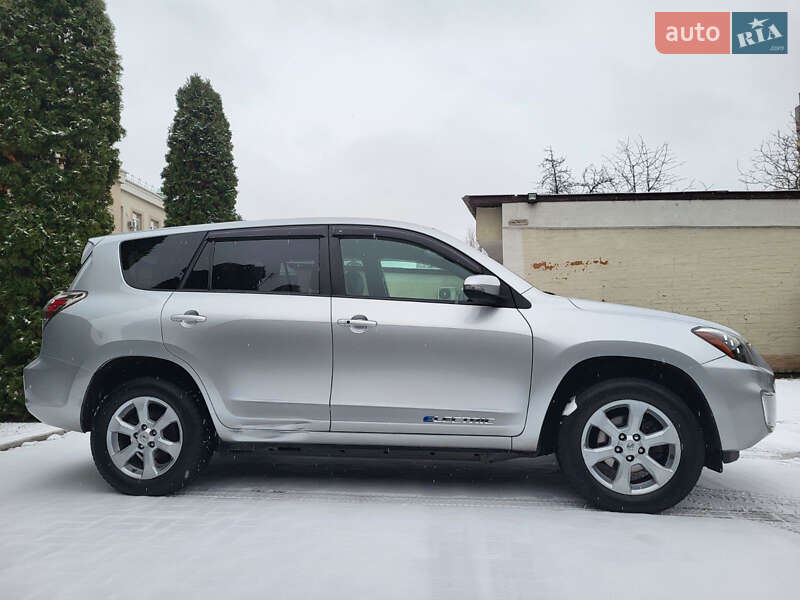 Позашляховик / Кросовер Toyota RAV4 EV 2014 в Черкасах фото 11 Позашляховик / Кросовер Toyota RAV4 EV 2014 в Черкасах