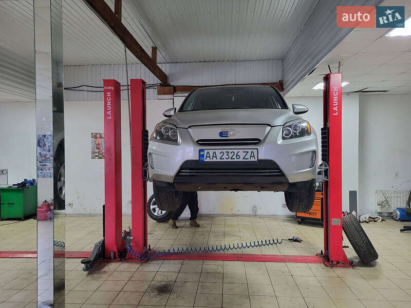 Позашляховик / Кросовер Toyota RAV4 EV 2014 в Черкасах фото 70 Позашляховик / Кросовер Toyota RAV4 EV 2014 в Черкасах