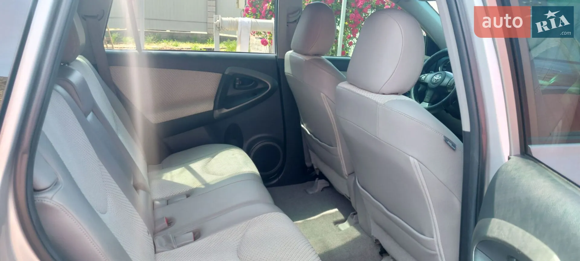 2012 Toyota RAV 4 - мініатюра 9