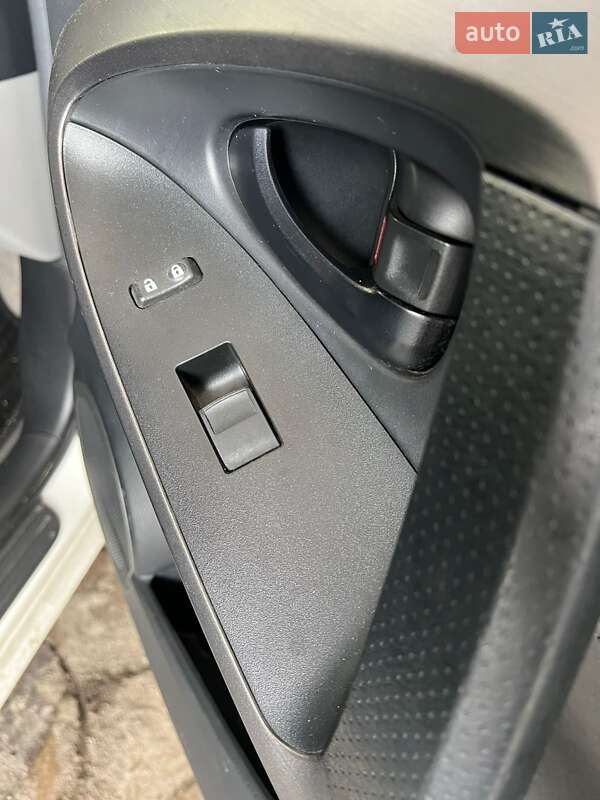 Внедорожник / Кроссовер Toyota RAV4 EV 2013 в Белой Церкви