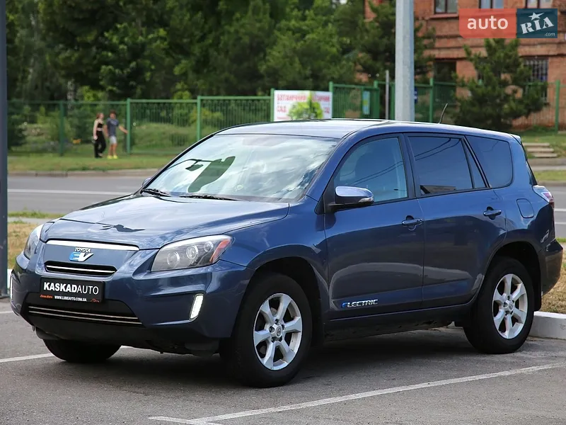 Toyota RAV4 EV 2013