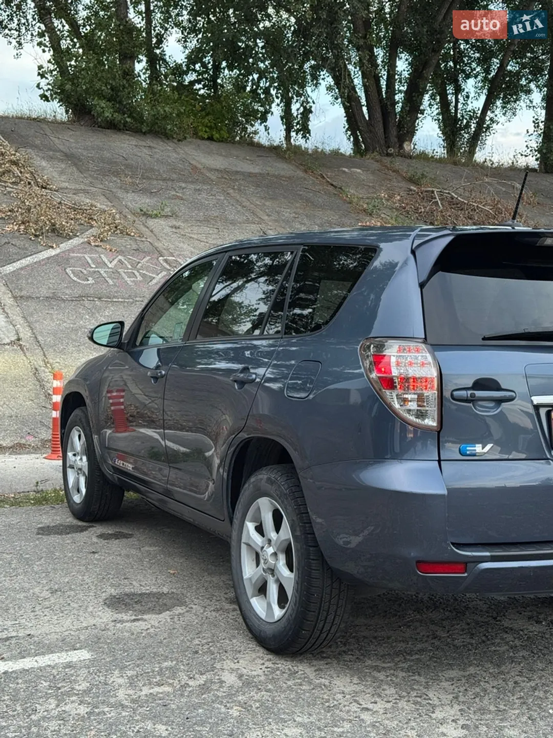 2014 Toyota RAV 4 - мініатюра 11