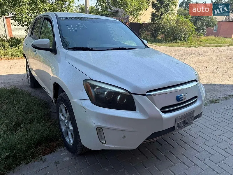 Toyota RAV4 EV 2014
