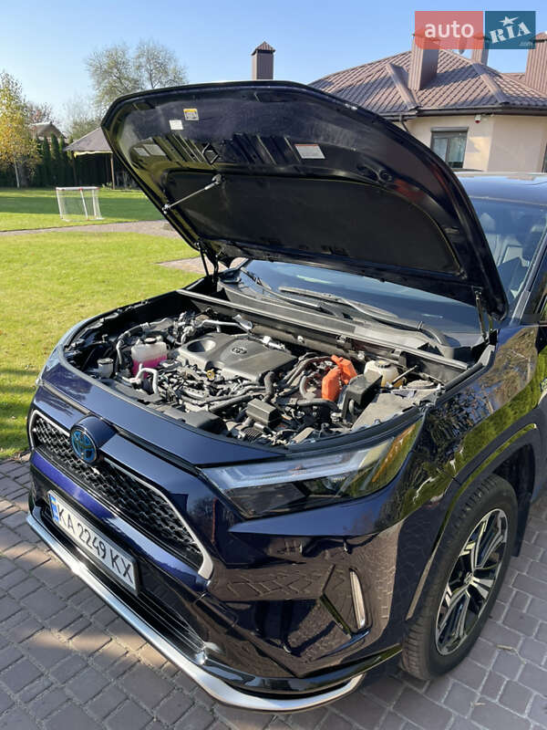 Внедорожник / Кроссовер Toyota RAV4 PHEV 2022 в Киеве
