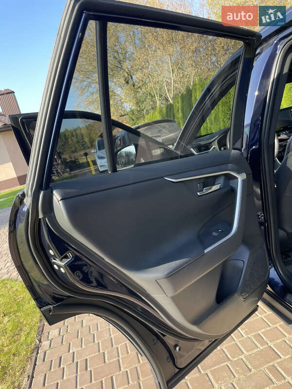 Внедорожник / Кроссовер Toyota RAV4 PHEV 2022 в Киеве