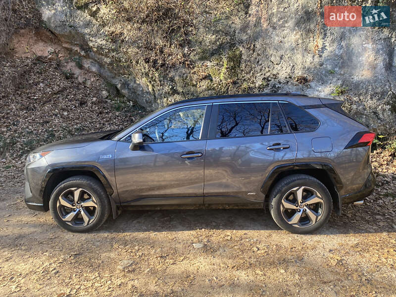 Внедорожник / Кроссовер Toyota RAV4 PHEV 2021 в Киеве