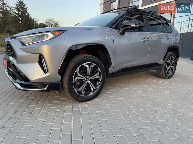 Внедорожник / Кроссовер Toyota RAV4 PHEV 2020 в Ровно