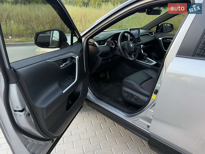Внедорожник / Кроссовер Toyota RAV4 PHEV 2020 в Ровно