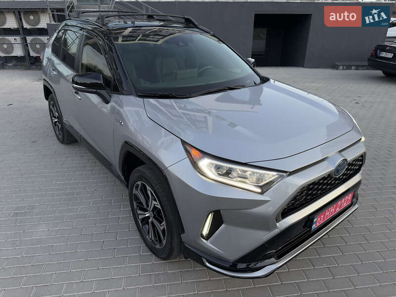 Внедорожник / Кроссовер Toyota RAV4 PHEV 2020 в Ровно