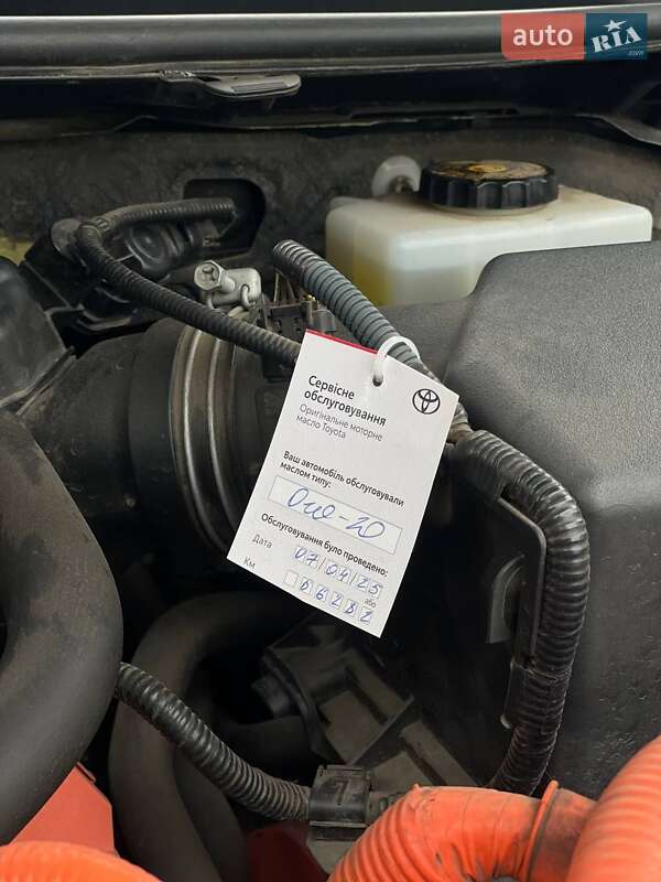 Позашляховик / Кросовер Toyota RAV4 PHEV 2016 в Києві фото 23 Позашляховик / Кросовер Toyota RAV4 PHEV 2016 в Києві
