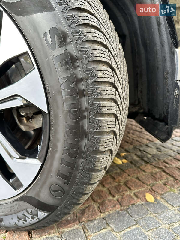 Позашляховик / Кросовер Toyota RAV4 PHEV 2023 в Києві фото 26 Позашляховик / Кросовер Toyota RAV4 PHEV 2023 в Києві